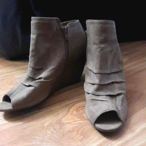 Booties size 8 or 9 womans